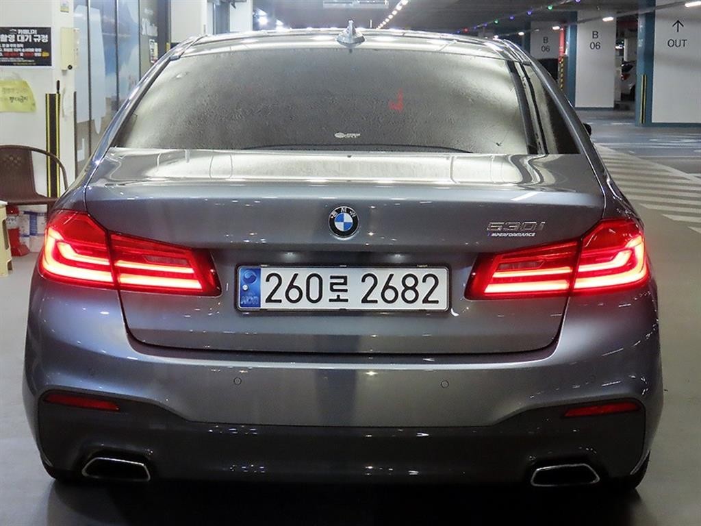 BMW 5시리즈 5시리즈 (G30) 530i M 스포츠 플러스 이미지 5