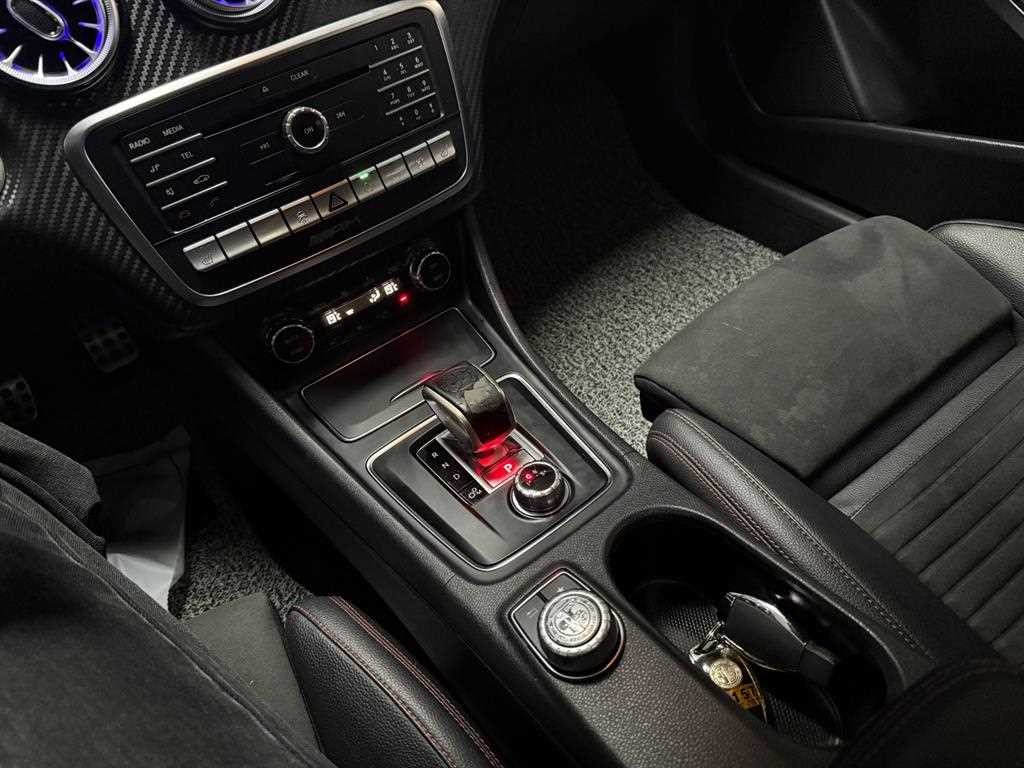 벤츠 A 클래스 A클래스 W176 A45 AMG 4MATIC 이미지 14