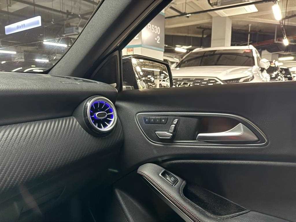 벤츠 A 클래스 A클래스 W176 A45 AMG 4MATIC 이미지 16