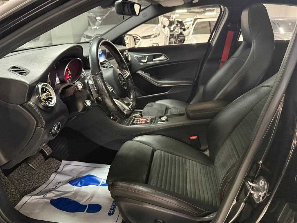 벤츠 A 클래스 A클래스 W176 A45 AMG 4MATIC 이미지 9