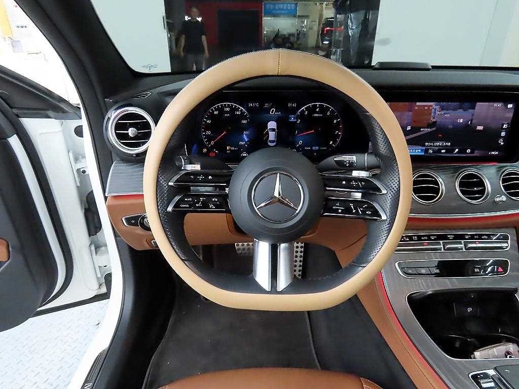 벤츠 E 클래스 E-클래스 W213 E350 4MATIC 아방가르드 이미지 9