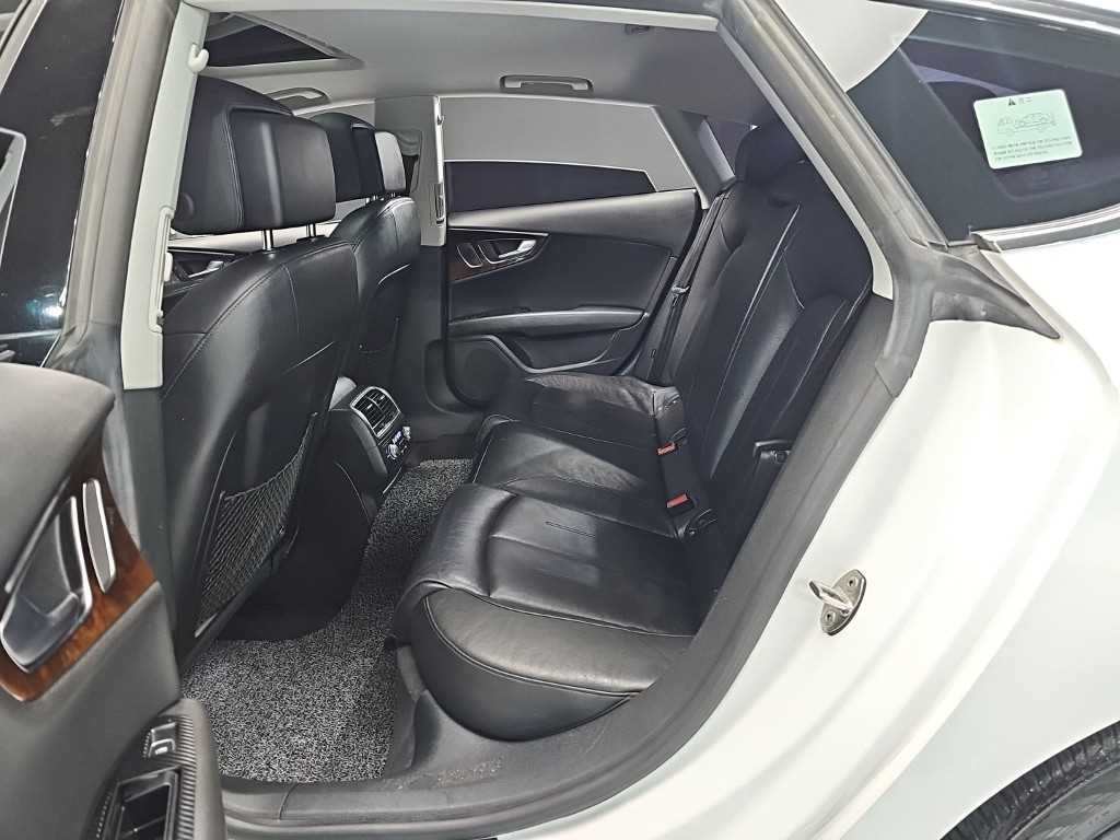 아우디 A7 45 TDI 콰트로 이미지 12