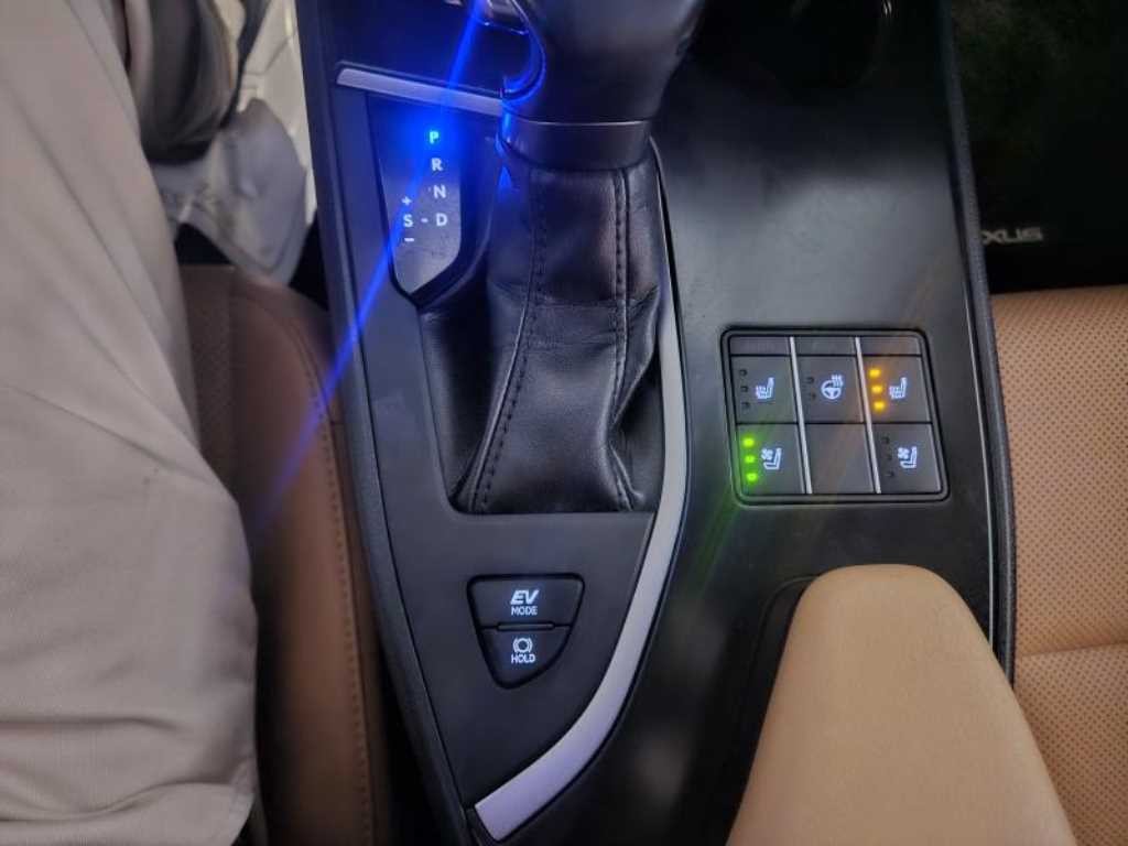 렉서스 UX UX 250h 2.0 2WD 이미지 11