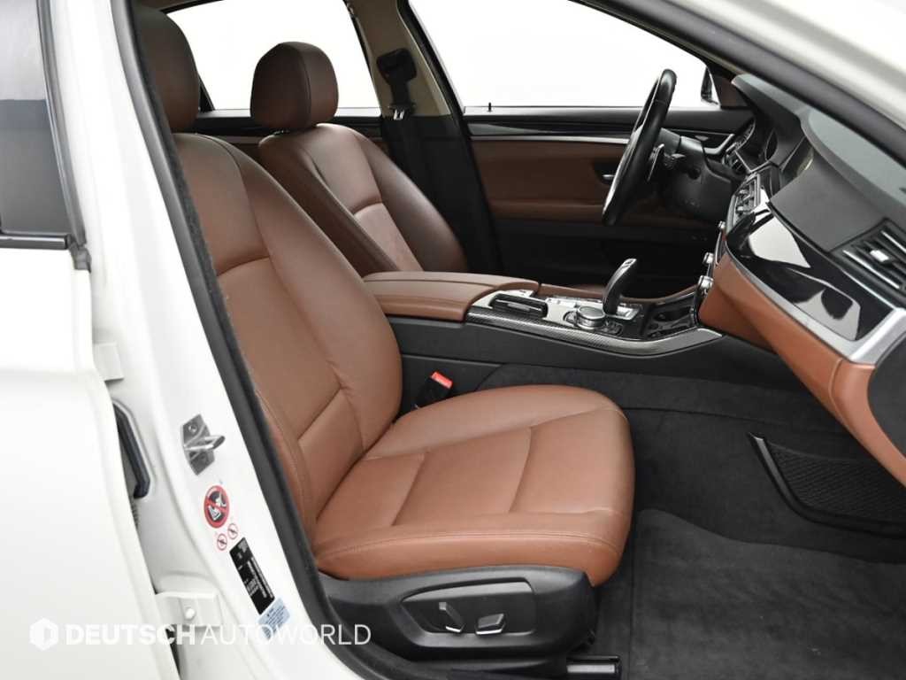 BMW 5시리즈 5시리즈 (F10) 520d xDrive M 에어로다이나믹 프로 이미지 10