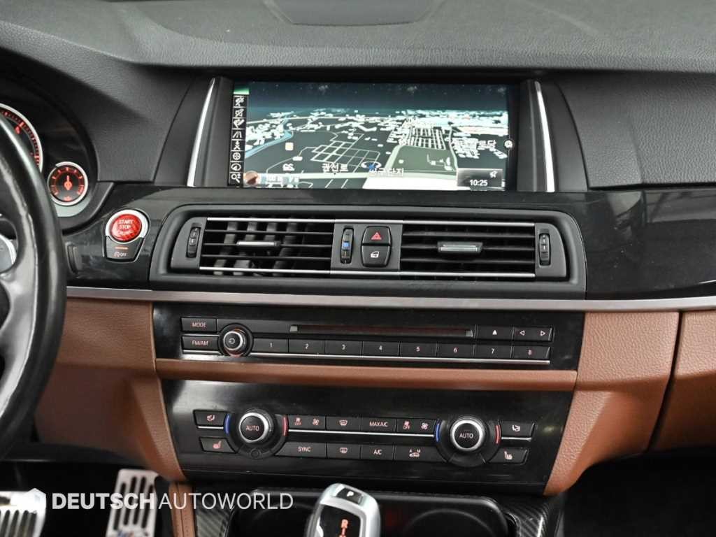 BMW 5시리즈 5시리즈 (F10) 520d xDrive M 에어로다이나믹 프로 이미지 14