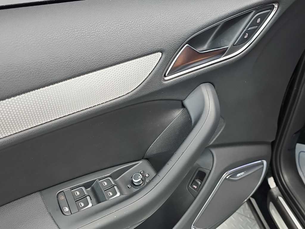 아우디 Q3 35 TDI 콰트로 디자인라인 이미지 16