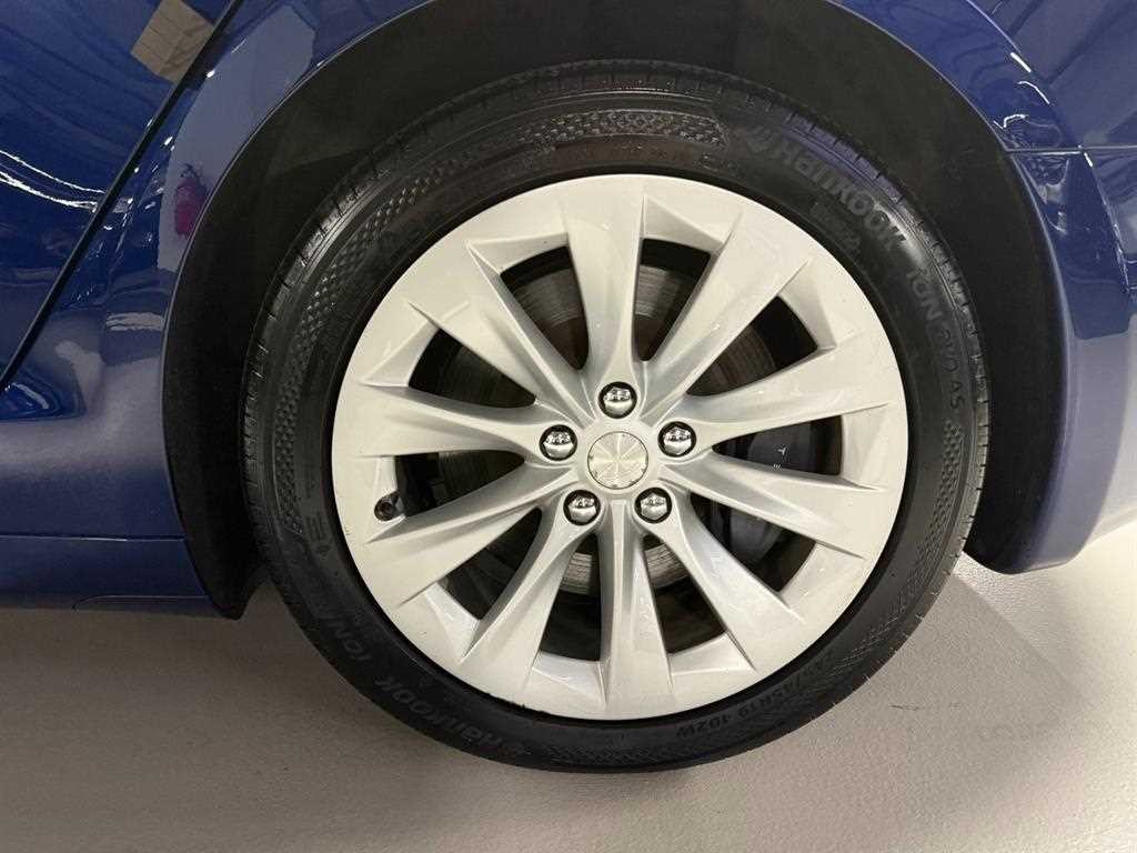 테슬라 모델 S 75D 이미지 19