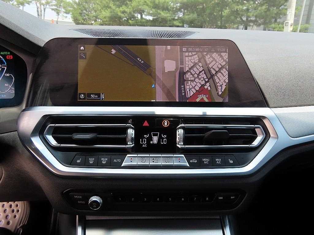 BMW 3시리즈 3시리즈 (G20) 320e M 스포츠 이미지 13