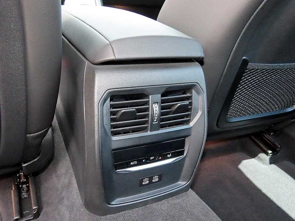 BMW 3시리즈 3시리즈 (G20) 320e M 스포츠 이미지 17