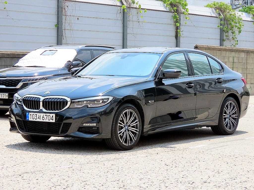 BMW 3시리즈 3시리즈 (G20) 320e M 스포츠 이미지 2