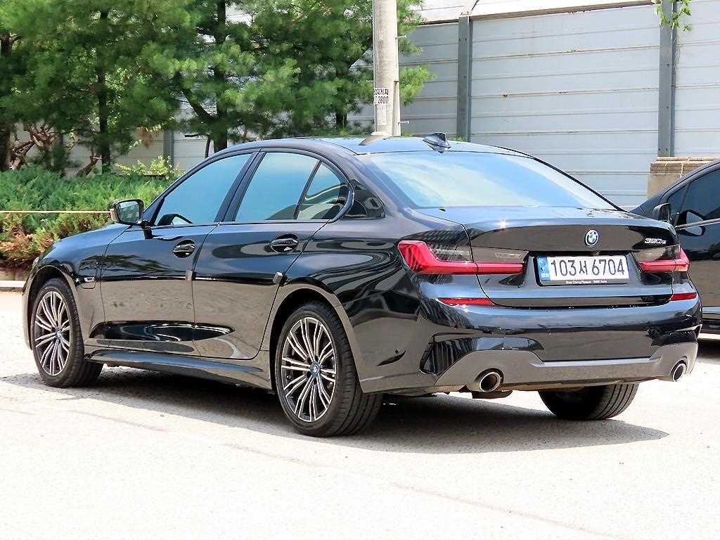 BMW 3시리즈 3시리즈 (G20) 320e M 스포츠 이미지 3