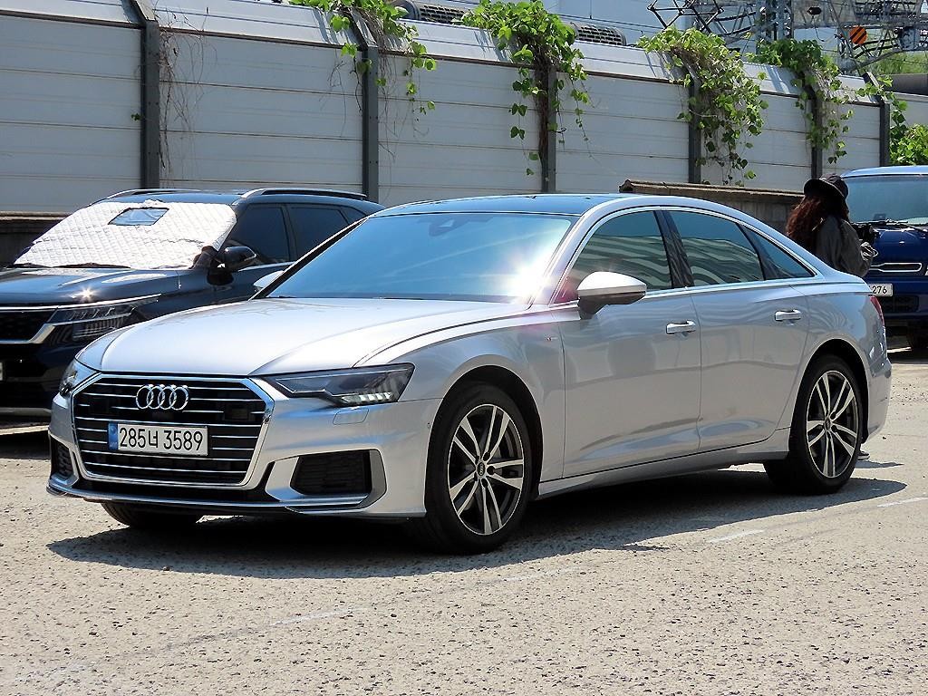아우디 A6 A6 (C8) 45 TFSI 이미지 2