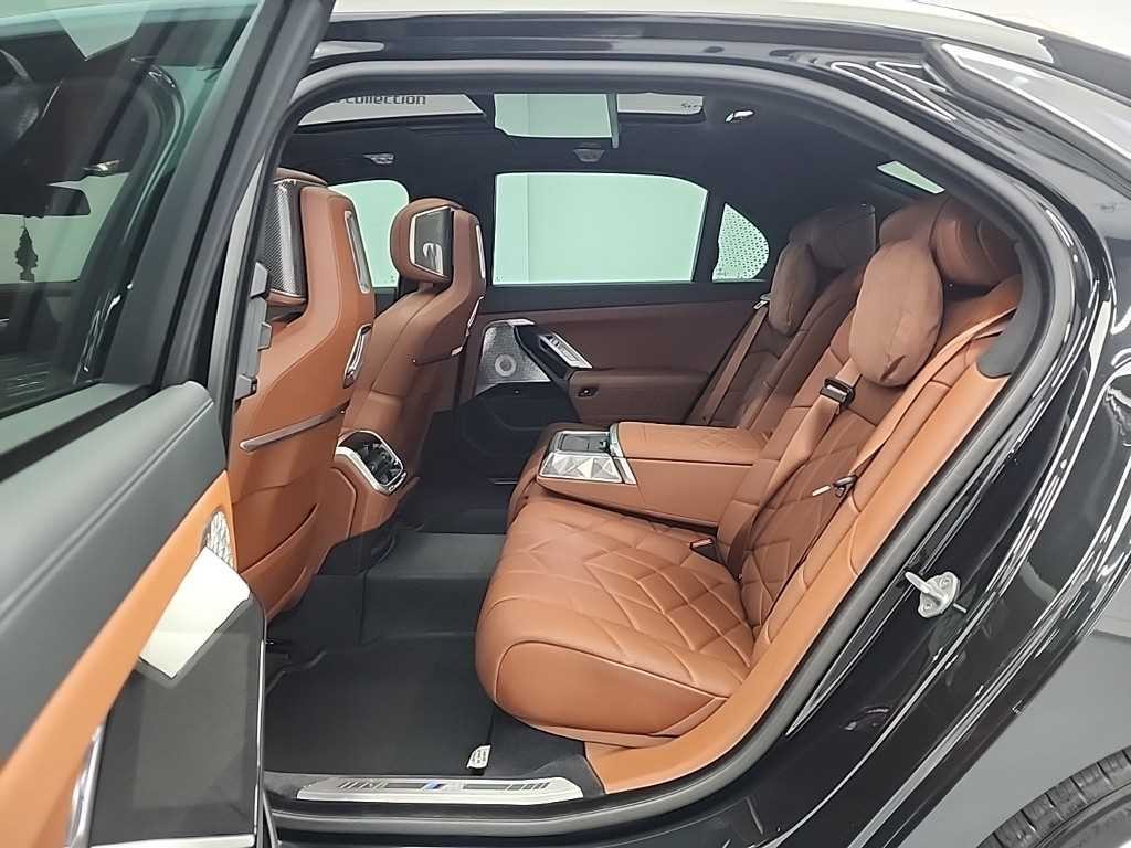 BMW i7 BMW i7 xDrive 60 M 스포츠 이그제큐티브 팩 이미지 13