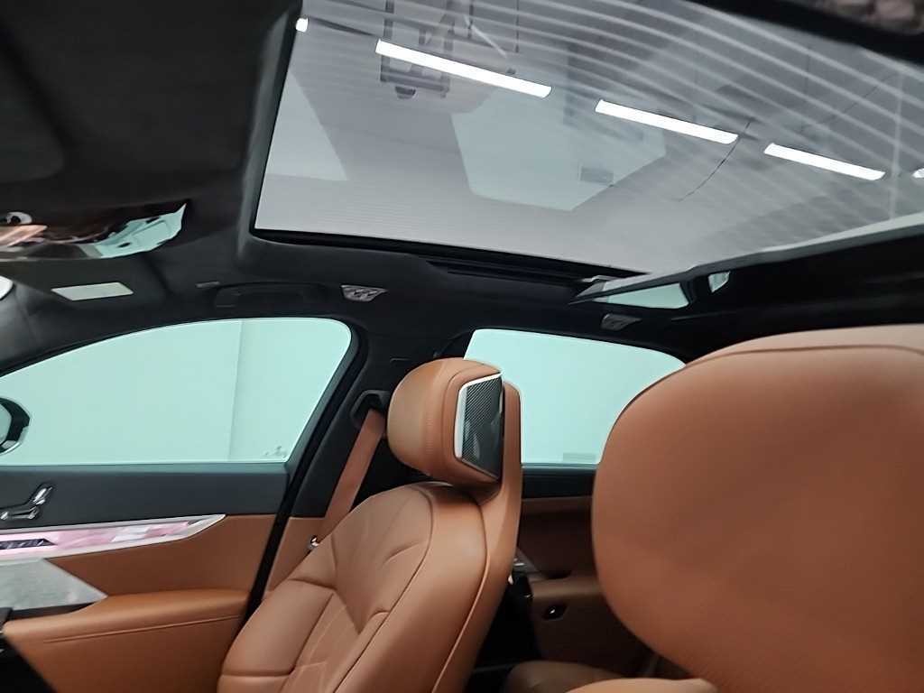 BMW i7 BMW i7 xDrive 60 M 스포츠 이그제큐티브 팩 이미지 16
