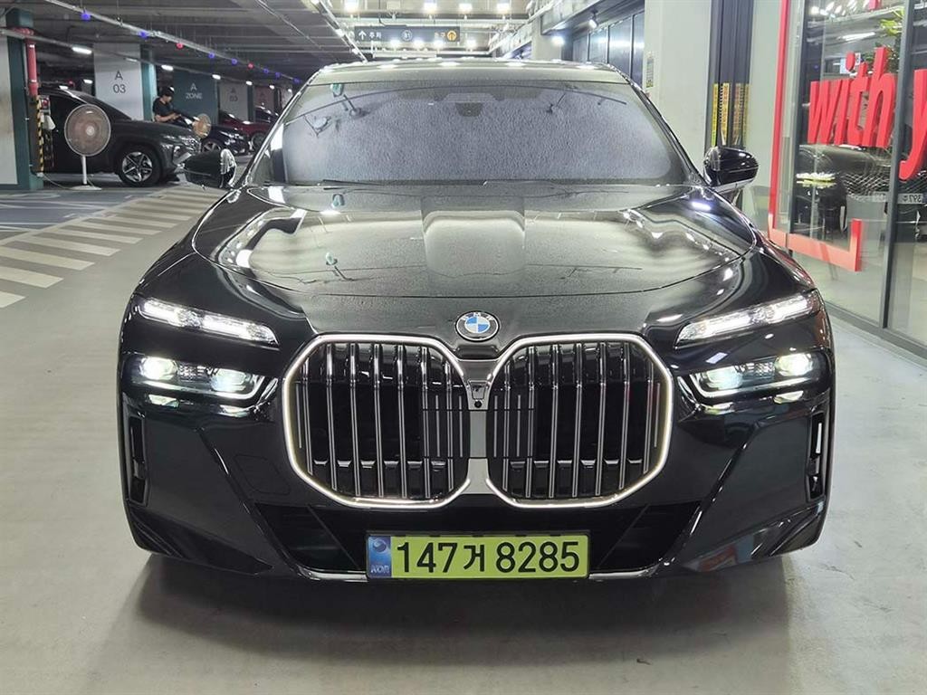 BMW 7시리즈 7시리즈 (G70) 740i xDrive M 스포츠 이미지 2