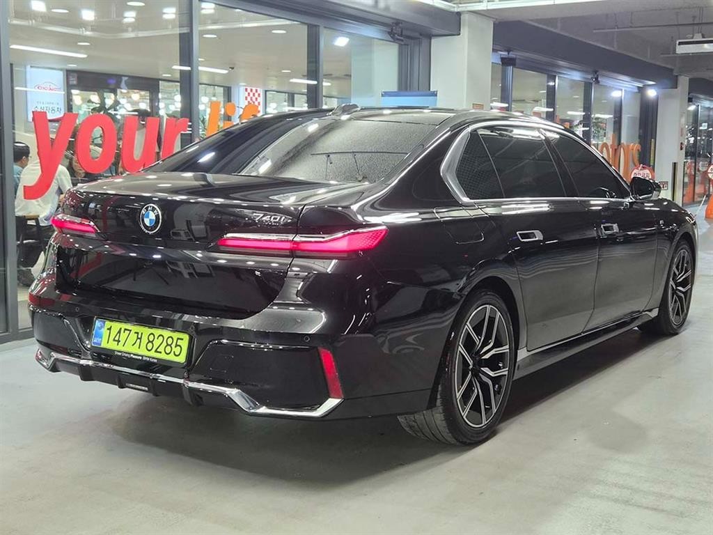 BMW 7시리즈 7시리즈 (G70) 740i xDrive M 스포츠 이미지 4