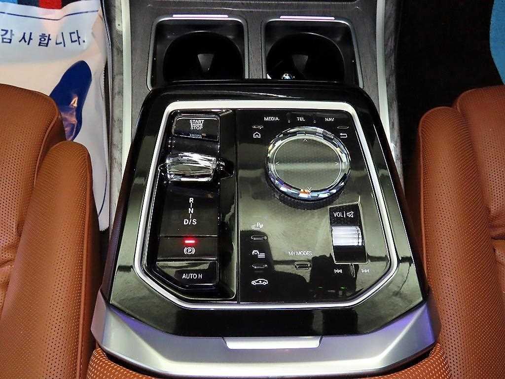 BMW 7시리즈 7시리즈 (G70) 740i xDrive M 스포츠 이미지 12