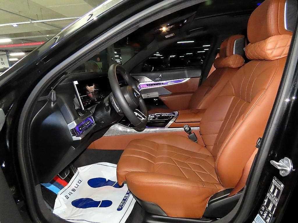 BMW 7시리즈 7시리즈 (G70) 740i xDrive M 스포츠 이미지 6