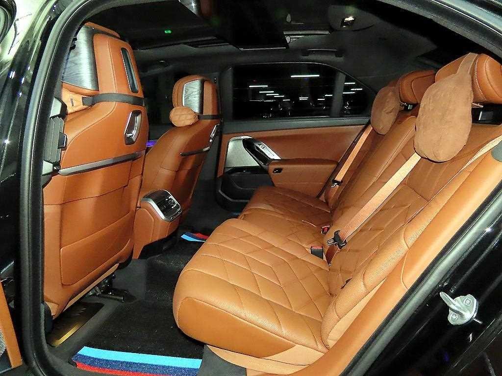 BMW 7시리즈 7시리즈 (G70) 740i xDrive M 스포츠 이미지 7