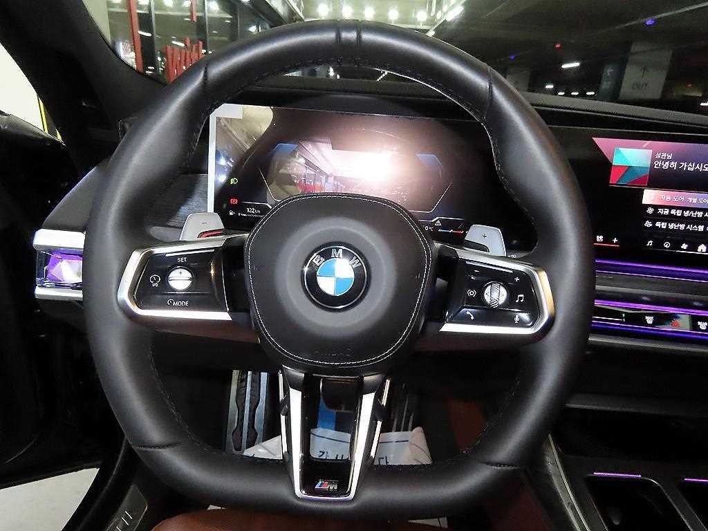 BMW 7시리즈 7시리즈 (G70) 740i xDrive M 스포츠 이미지 8