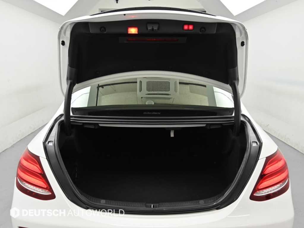 벤츠 E 클래스 E-클래스 W213 E220d 아방가르드 이미지 19