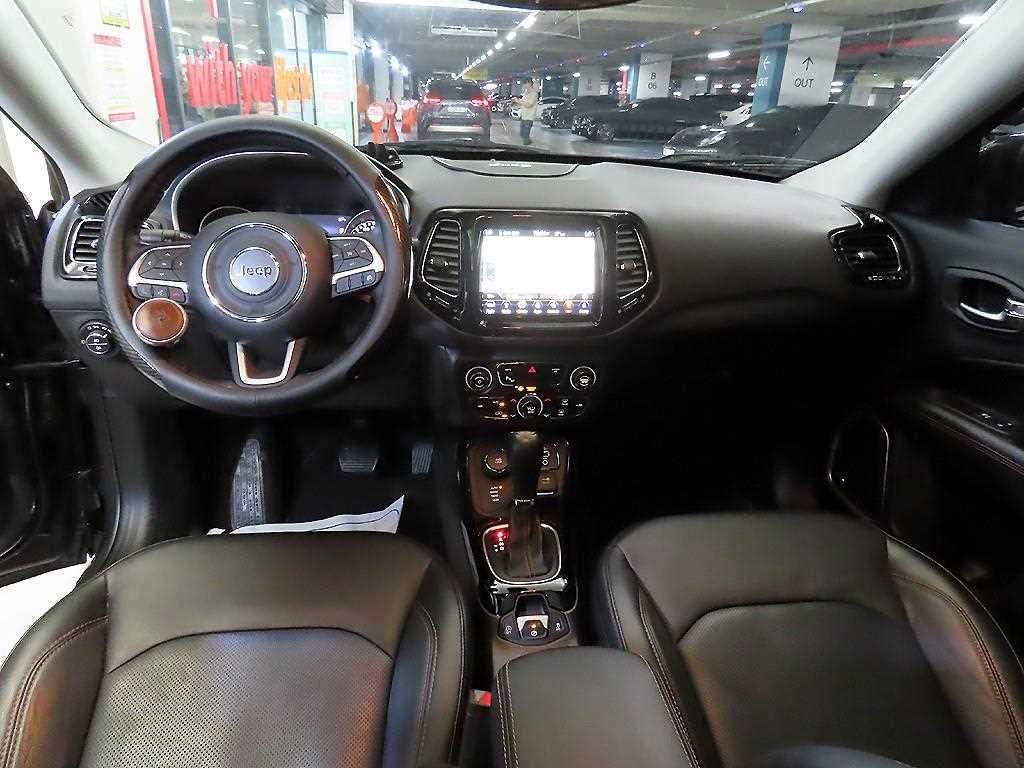 지프 컴패스 컴패스 2세대 2.4 AWD 리미티드 이미지 10