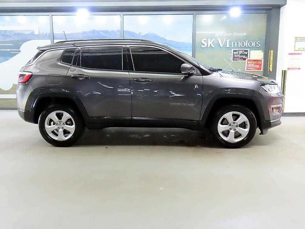 지프 컴패스 컴패스 2세대 2.4 AWD 리미티드 이미지 3