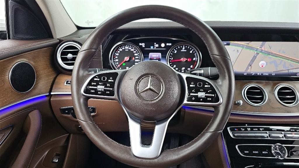 벤츠 E 클래스 E-클래스 W213 E220d 4MATIC 익스클루시브 이미지 13