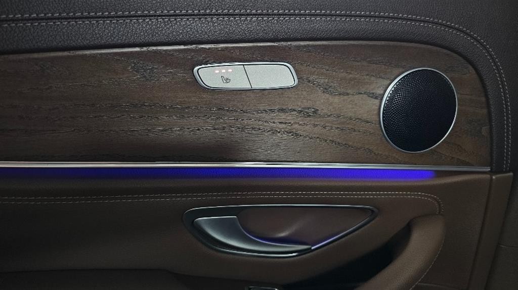 벤츠 E 클래스 E-클래스 W213 E220d 4MATIC 익스클루시브 이미지 18