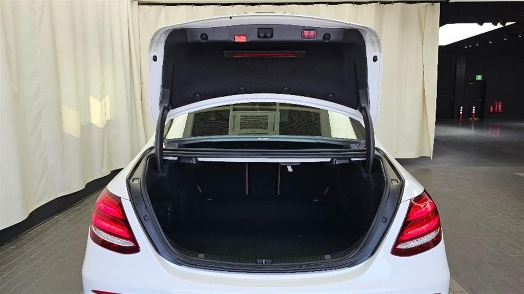 벤츠 E 클래스 E-클래스 W213 E220d 4MATIC 익스클루시브 이미지 20