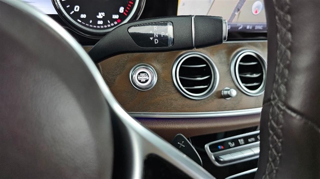 벤츠 E 클래스 E-클래스 W213 E220d 4MATIC 익스클루시브 이미지 9