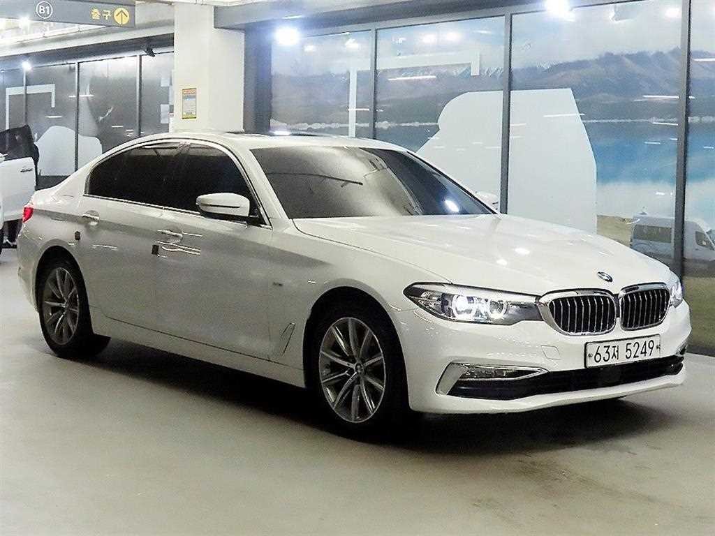 BMW 5시리즈 5시리즈 (G30) 520i 럭셔리 이미지 1