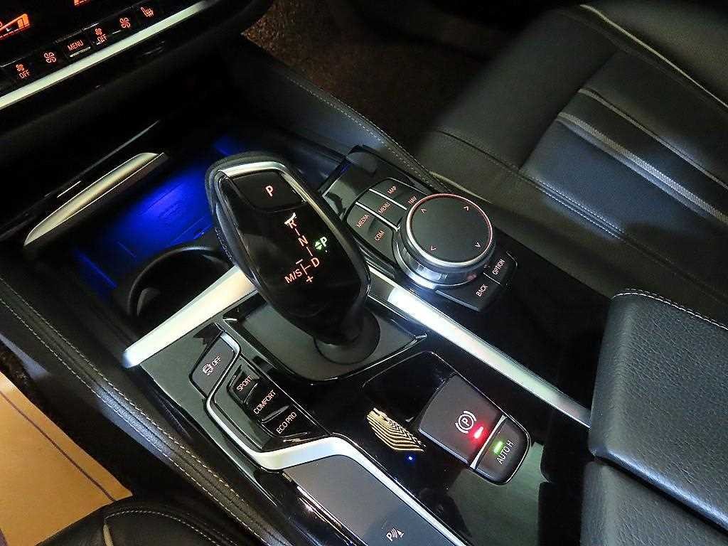 BMW 5시리즈 5시리즈 (G30) 520i 럭셔리 이미지 11