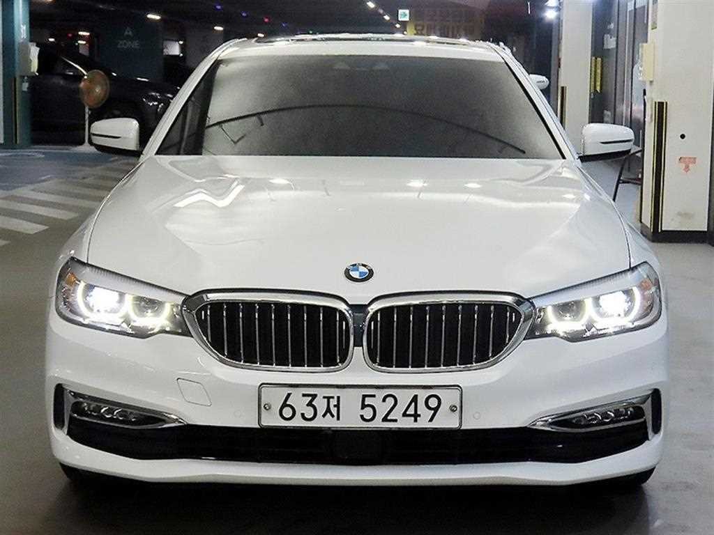 BMW 5시리즈 5시리즈 (G30) 520i 럭셔리 이미지 2