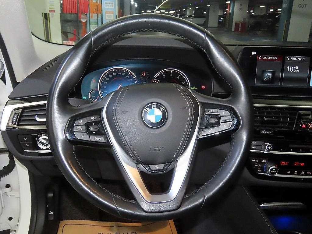 BMW 5시리즈 5시리즈 (G30) 520i 럭셔리 이미지 8