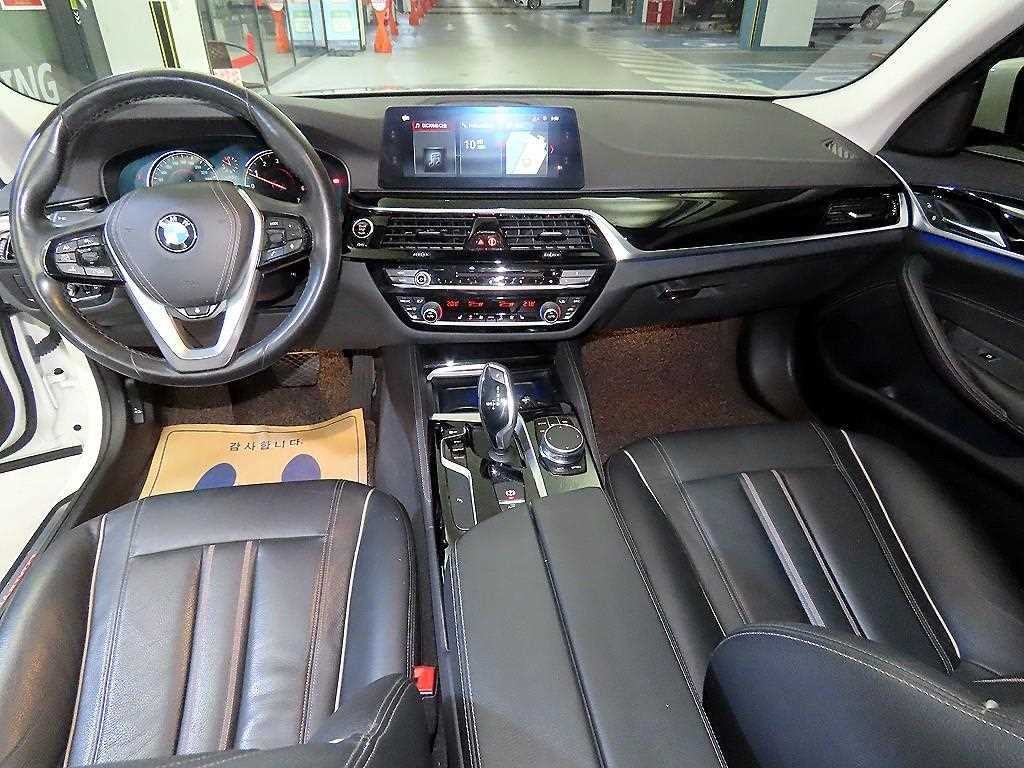 BMW 5시리즈 5시리즈 (G30) 520i 럭셔리 이미지 9