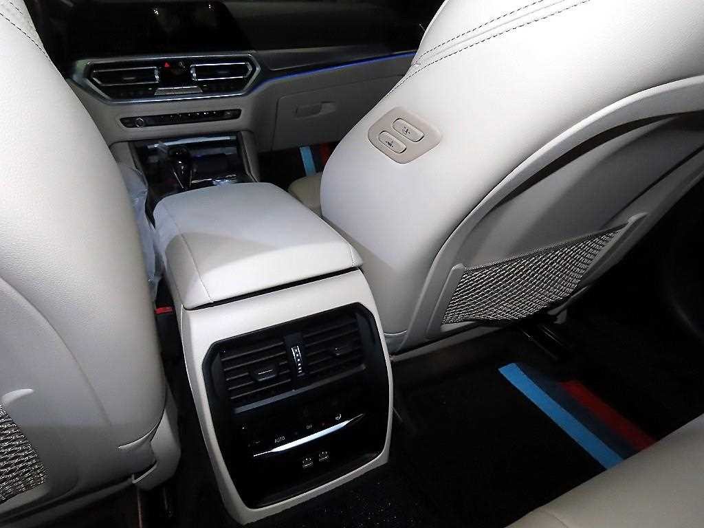 BMW 3시리즈 3시리즈 (G20) 320i M 스포츠 이미지 17