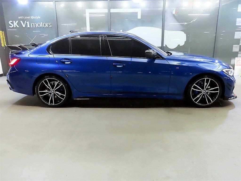 BMW 3시리즈 3시리즈 (G20) 320i M 스포츠 이미지 3