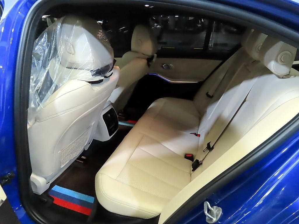 BMW 3시리즈 3시리즈 (G20) 320i M 스포츠 이미지 7