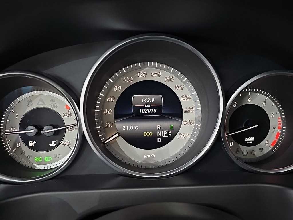 벤츠 E 클래스 E-클래스 W212 E200 쿠페 이미지 6