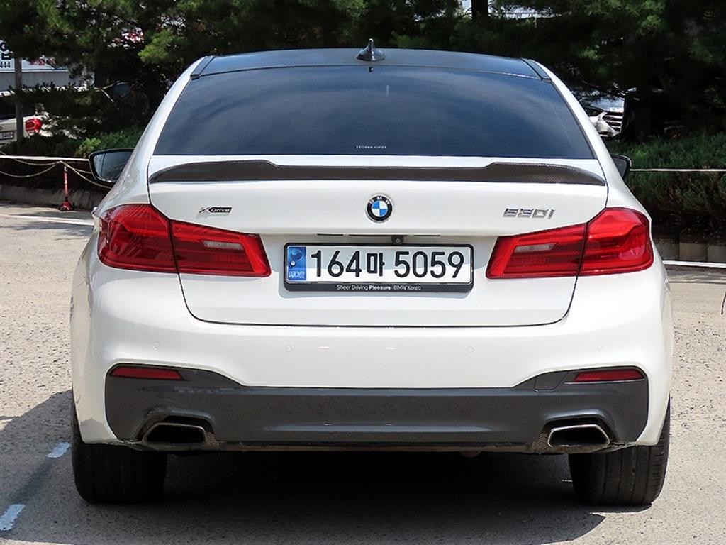 BMW 5시리즈 5시리즈 (G30) 530i xDrive M 스포츠 이미지 4
