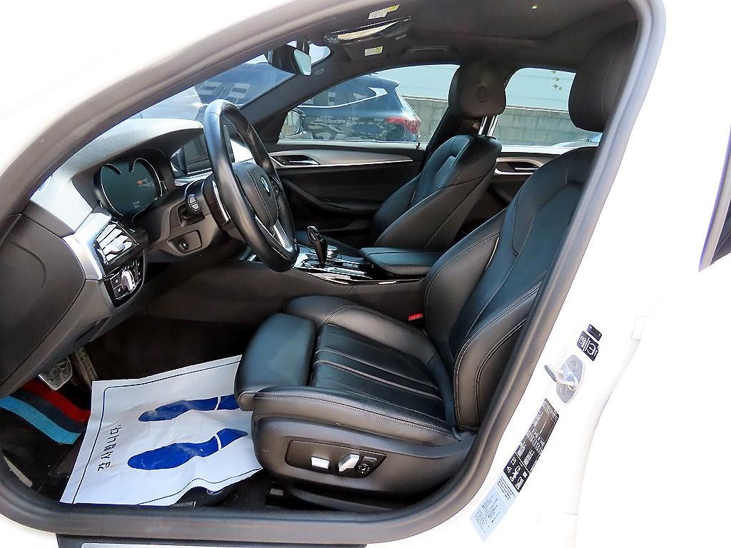 BMW 5시리즈 5시리즈 (G30) 530i xDrive M 스포츠 이미지 5