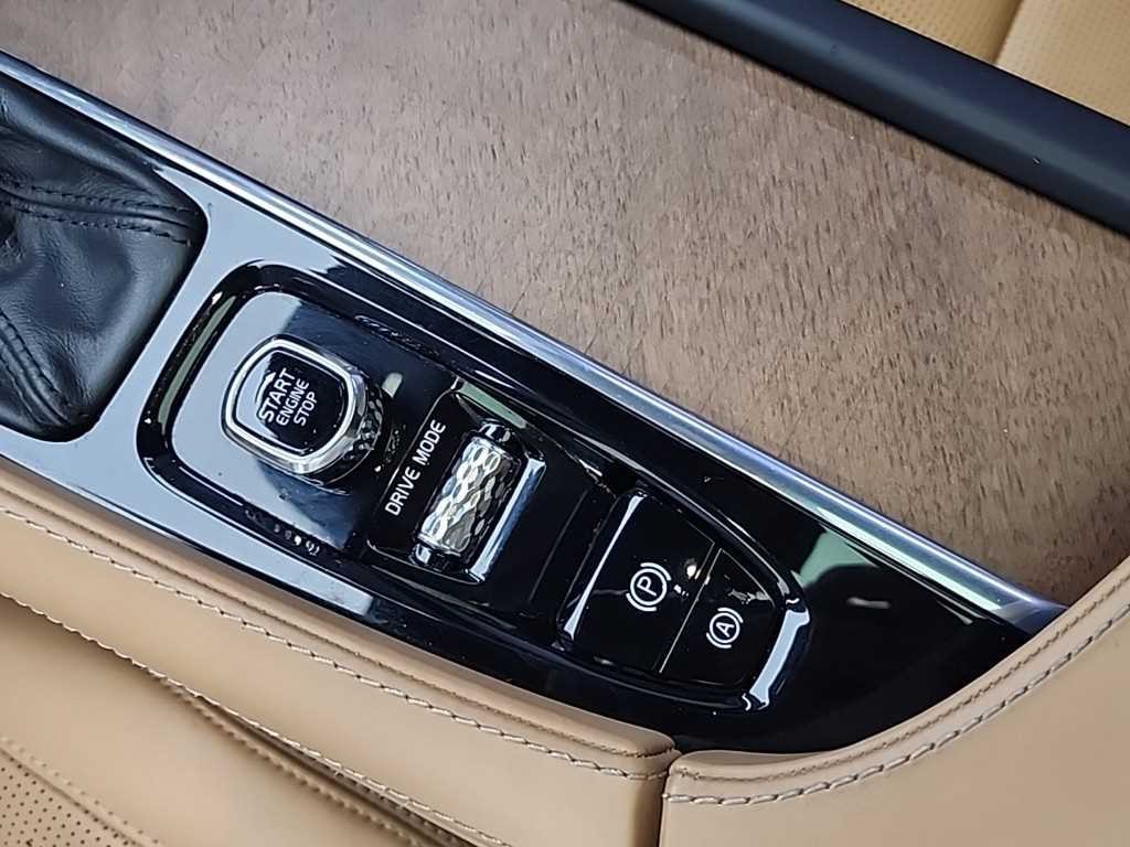 볼보 S90 D4 인스크립션 이미지 17