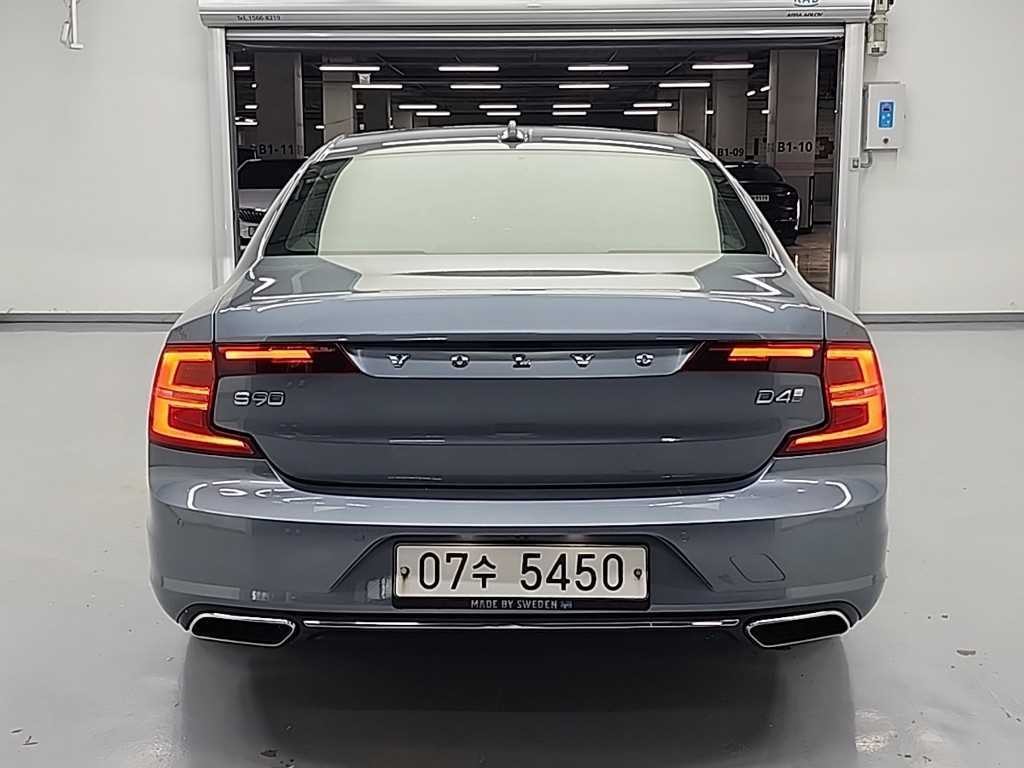 볼보 S90 D4 인스크립션 이미지 3