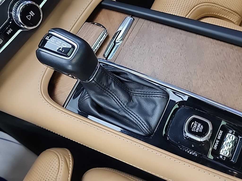 볼보 S90 D4 인스크립션 이미지 8