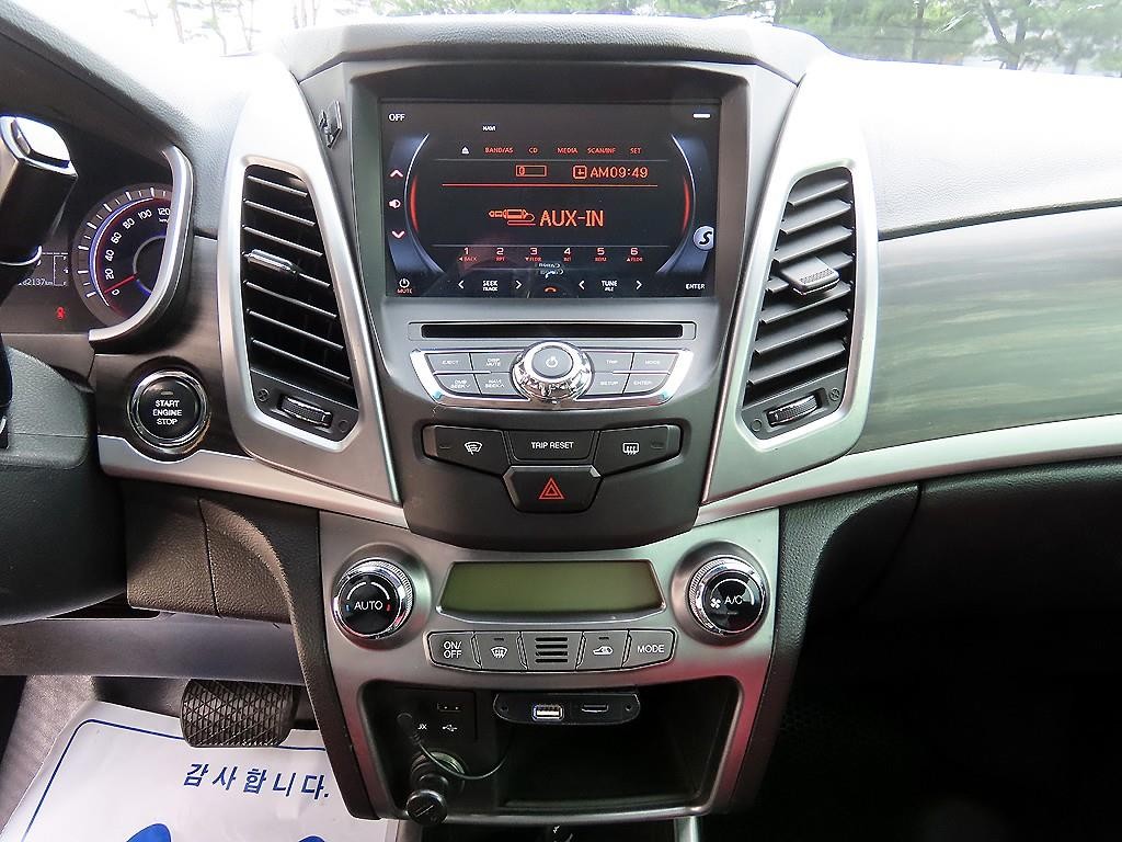 KG모빌리티(쌍용) 코란도 뉴코란도C 4WD 2.2 RX 최고급형 이미지 14