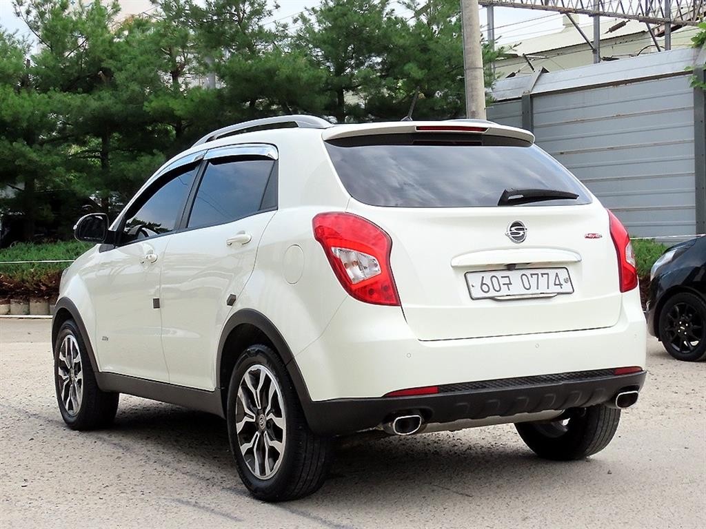KG모빌리티(쌍용) 코란도 뉴코란도C 4WD 2.2 RX 최고급형 이미지 3