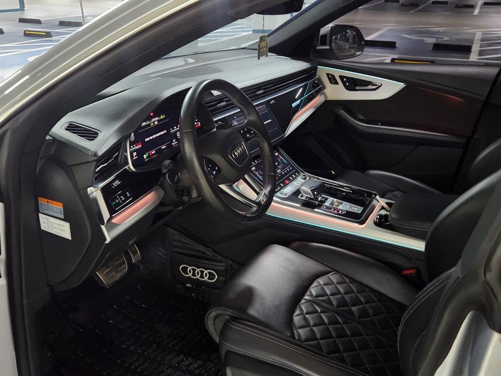 아우디 Q8 50 TDI 콰트로 프리미엄 이미지 6