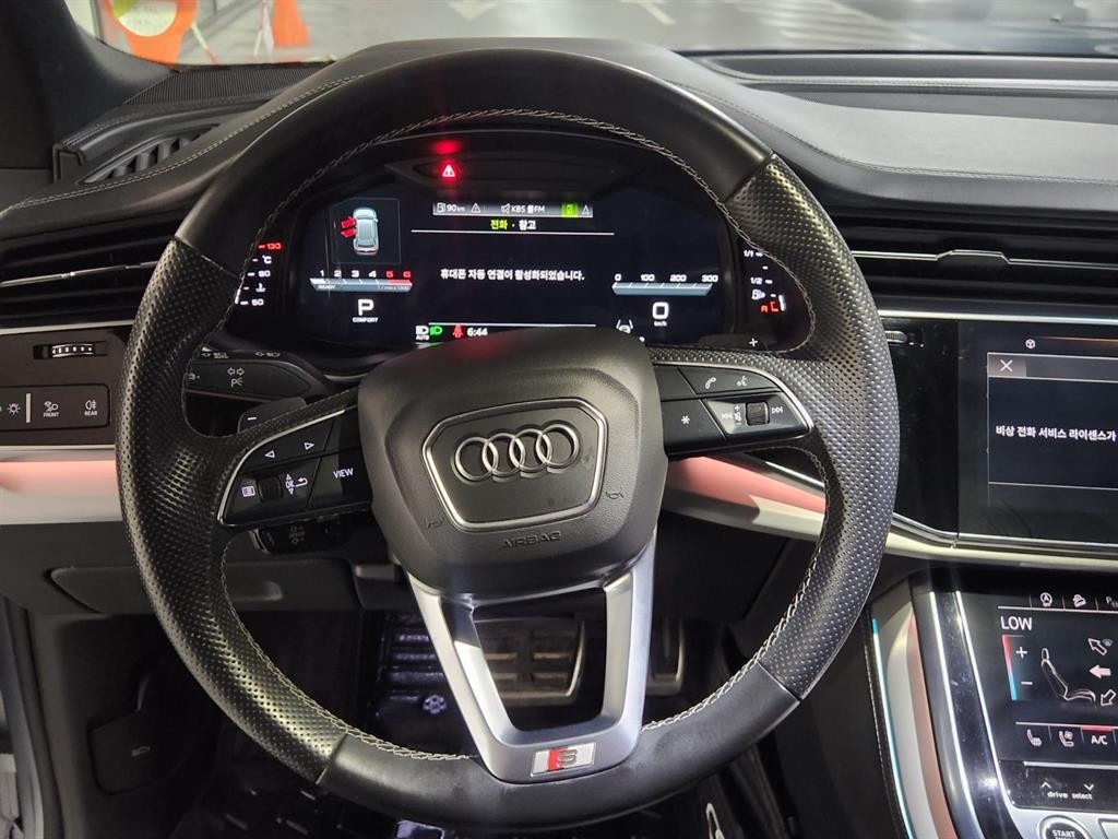 아우디 Q8 50 TDI 콰트로 프리미엄 이미지 9