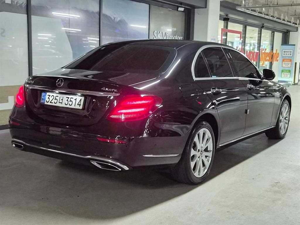 벤츠 E 클래스 E-클래스 W213 E220d 4MATIC 익스클루시브 이미지 4